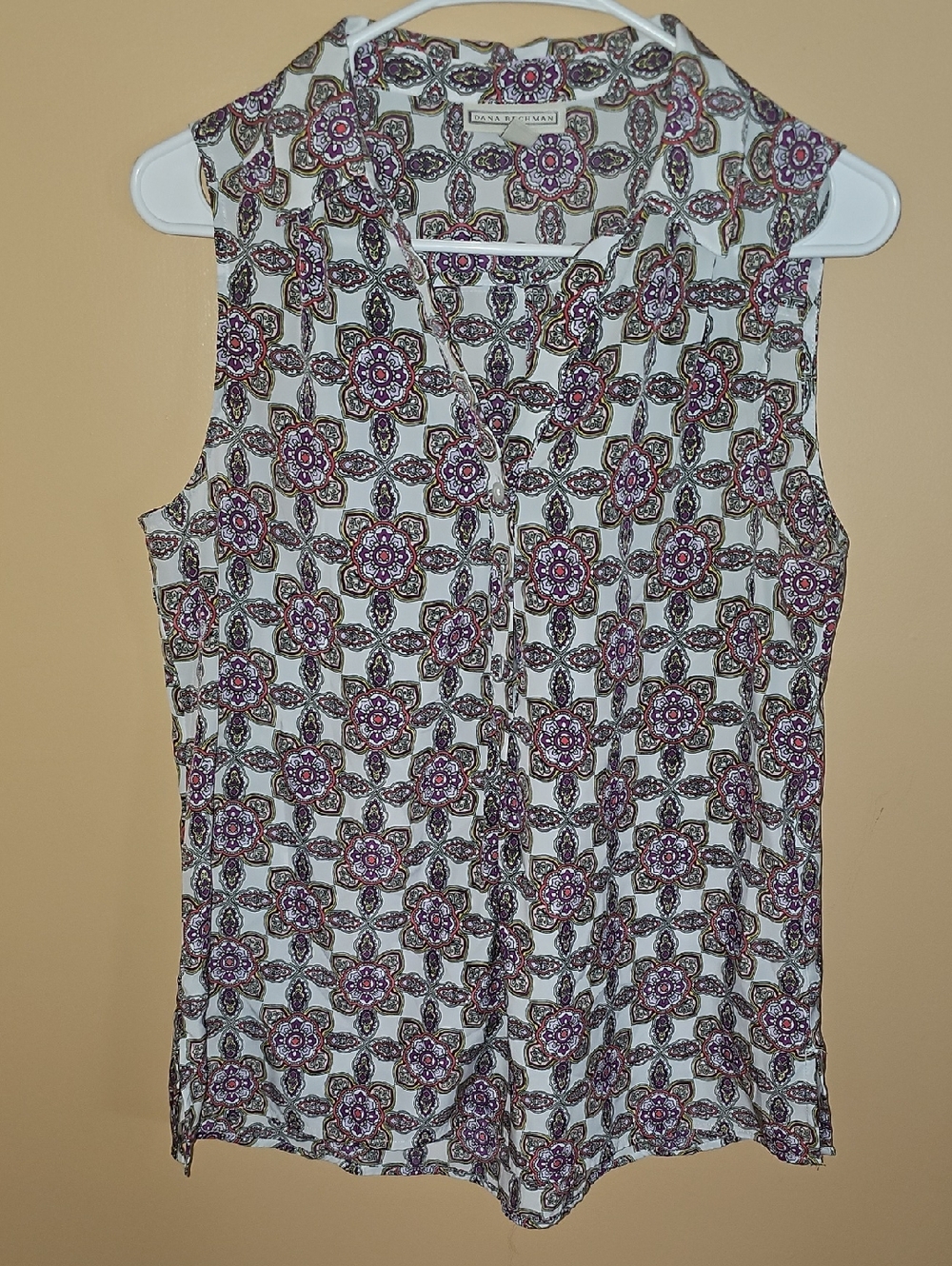 Like new Dana Buchman M Sleeveless Dress Blouse size M
